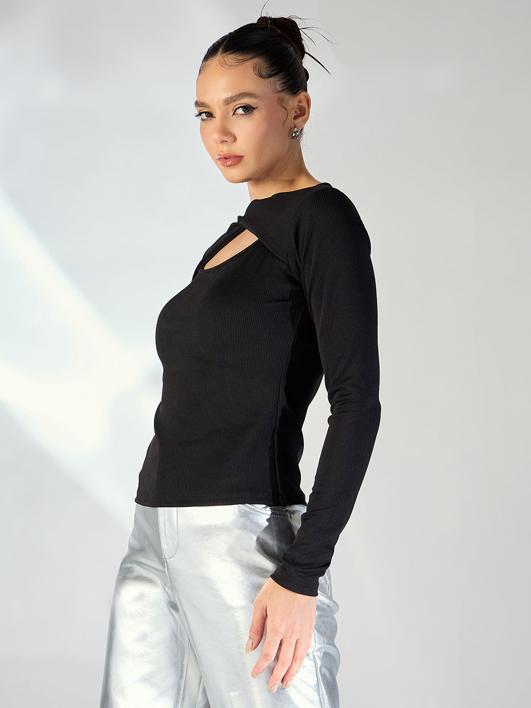 Stretchable Twisted Neckline Ribbed Top