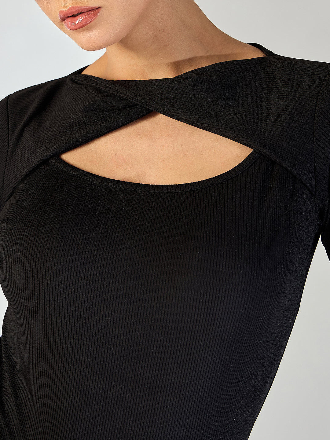 Stretchable Twisted Neckline Ribbed Top