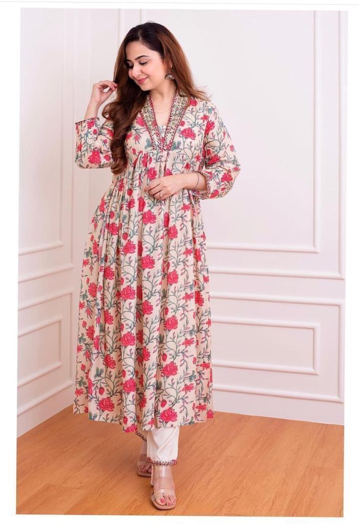 Stylish Floral Printed Kurta and Pant Set